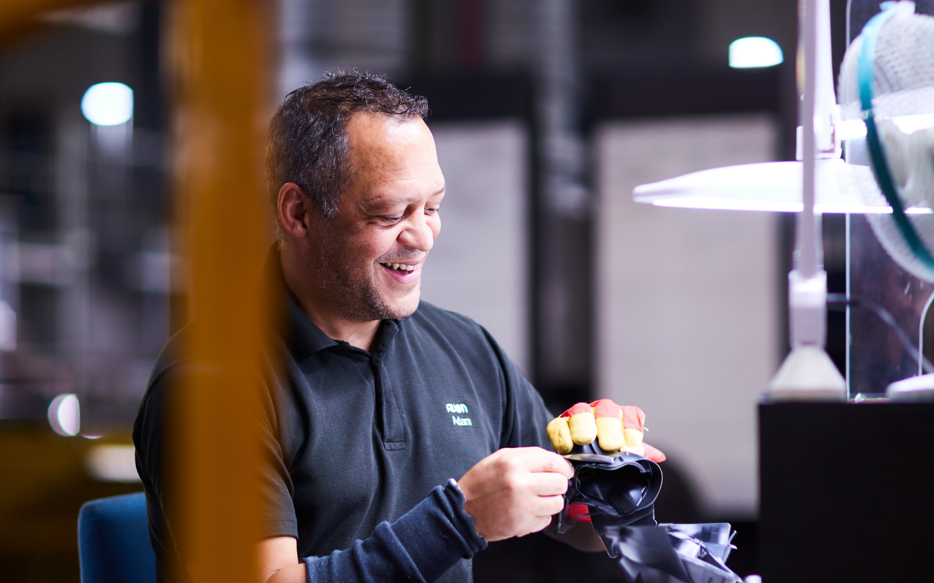 Employee quality inspecting respirator